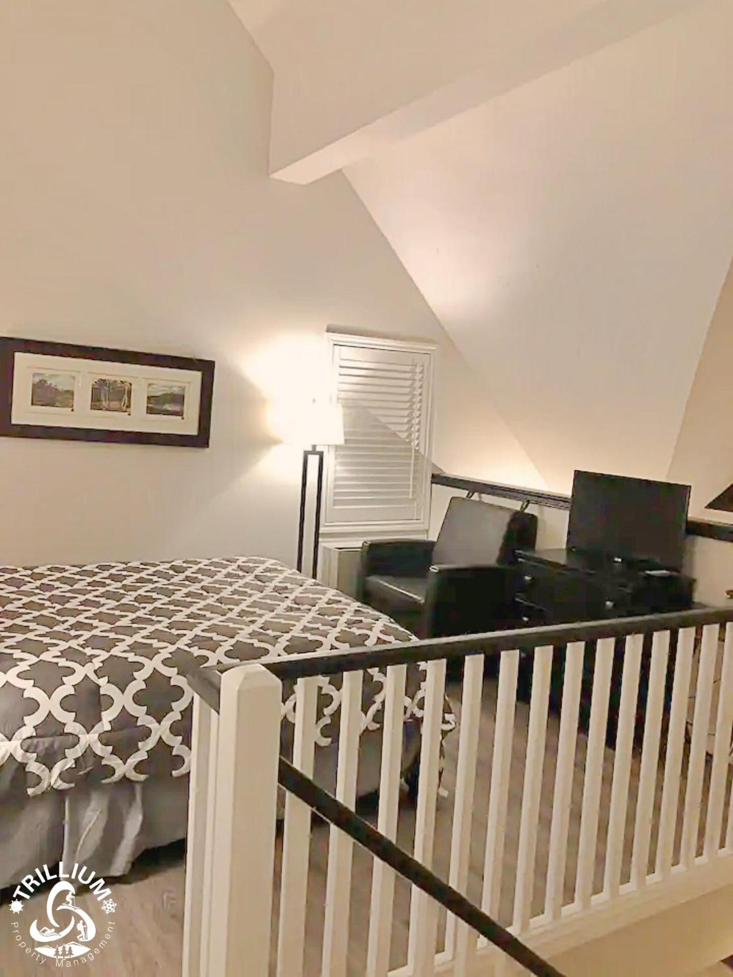 Blue Mountain, Collingwood - Loft Condo, Sleeps 4 Блу-Маунтінс Екстер'єр фото