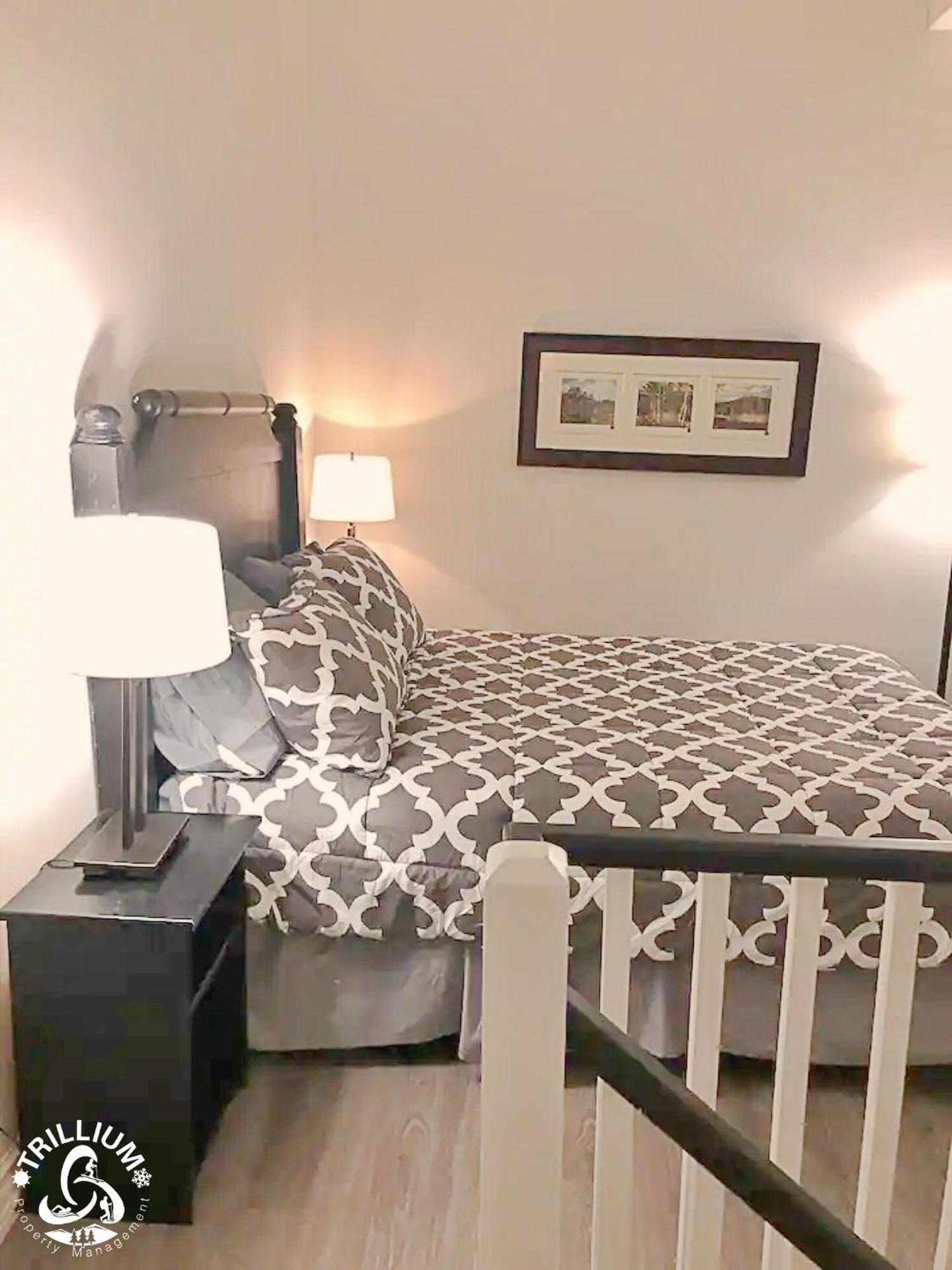 Blue Mountain, Collingwood - Loft Condo, Sleeps 4 Блу-Маунтінс Екстер'єр фото