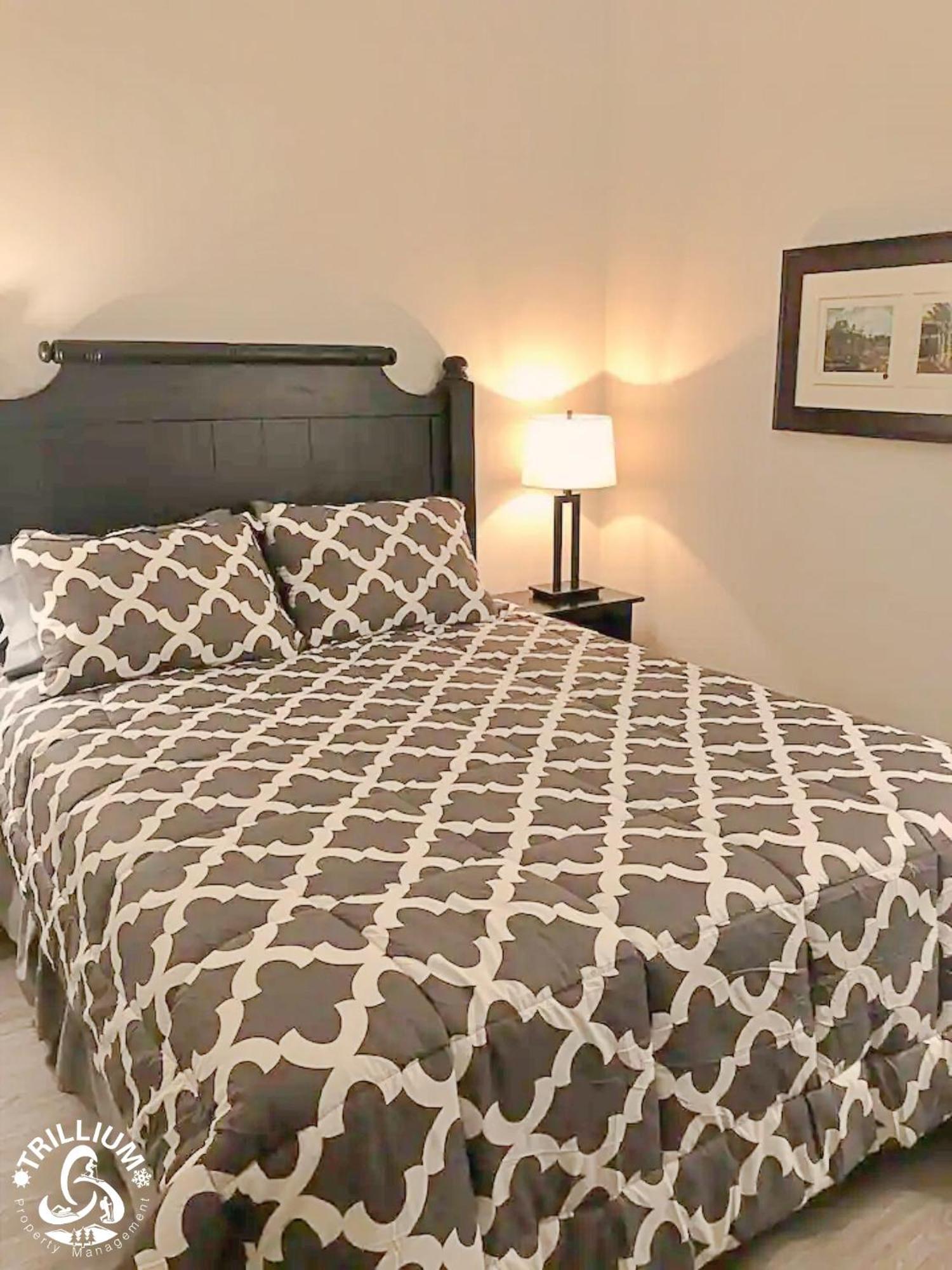 Blue Mountain, Collingwood - Loft Condo, Sleeps 4 Блу-Маунтінс Екстер'єр фото